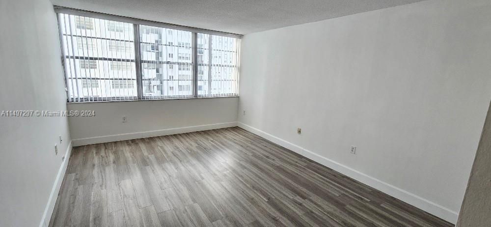 Active With Contract: $255,000 (2 beds, 2 baths, 1251 Square Feet)