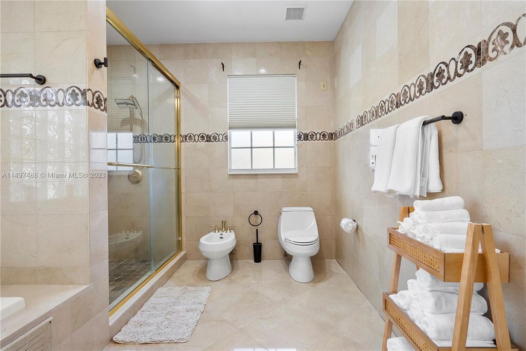 Недавно арендовано: $17,000 (6 спален, 3 ванн, 3814 Квадратных фут)