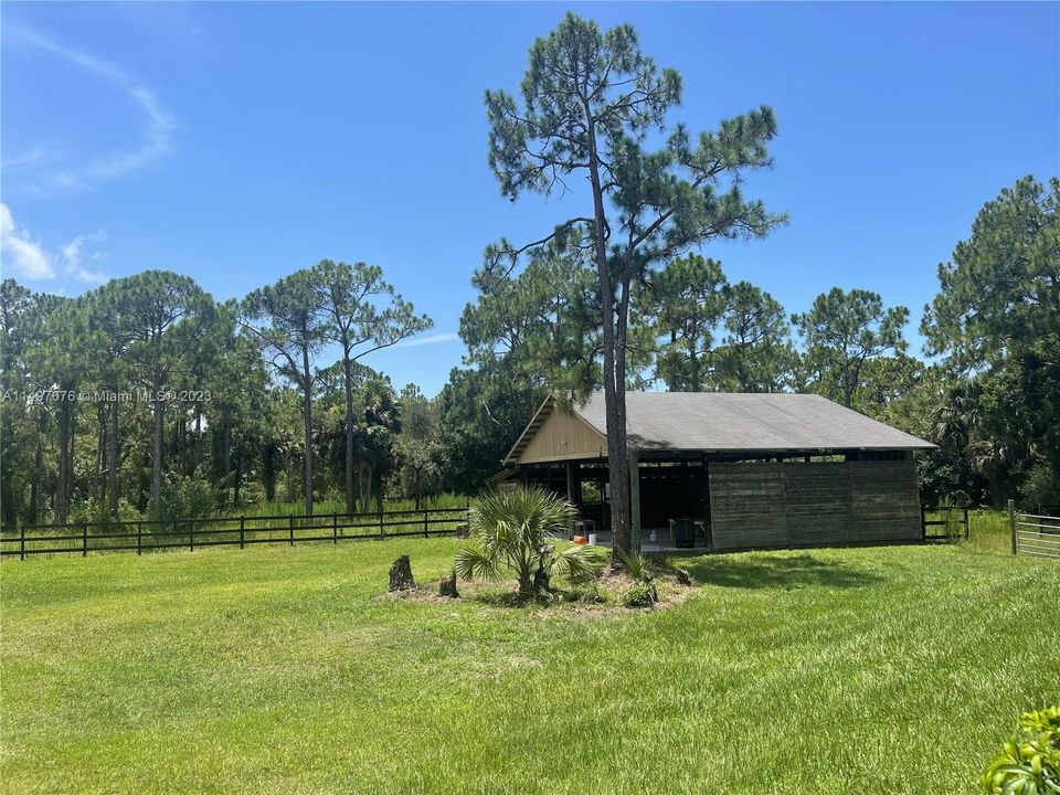 Recently Sold: $650,000 (4 beds, 2 baths, 2054 Square Feet)