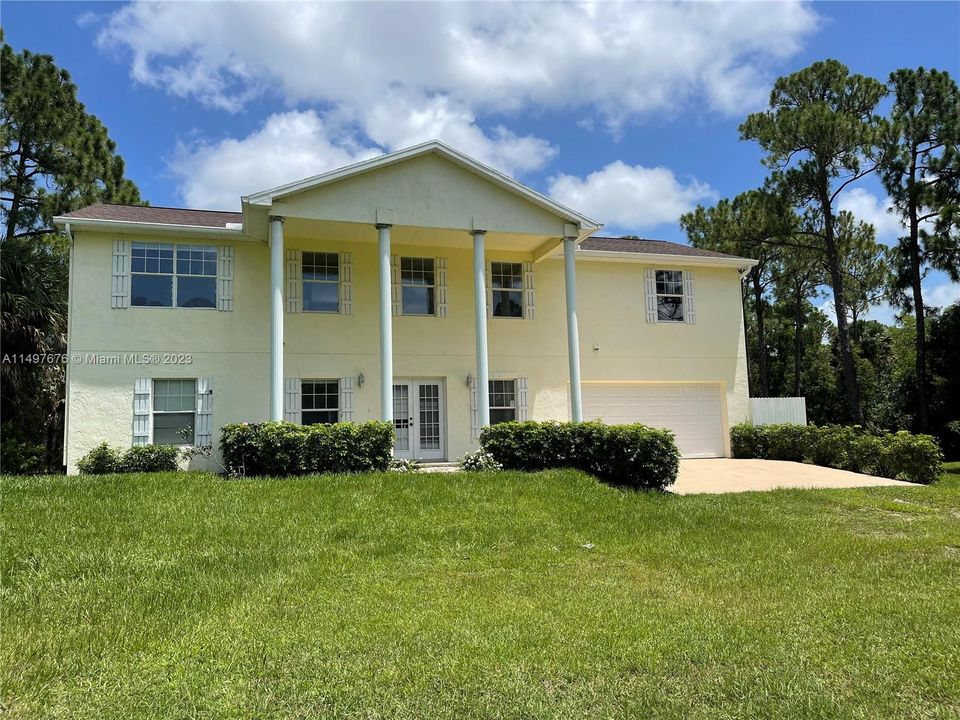 Recently Sold: $650,000 (4 beds, 2 baths, 2054 Square Feet)