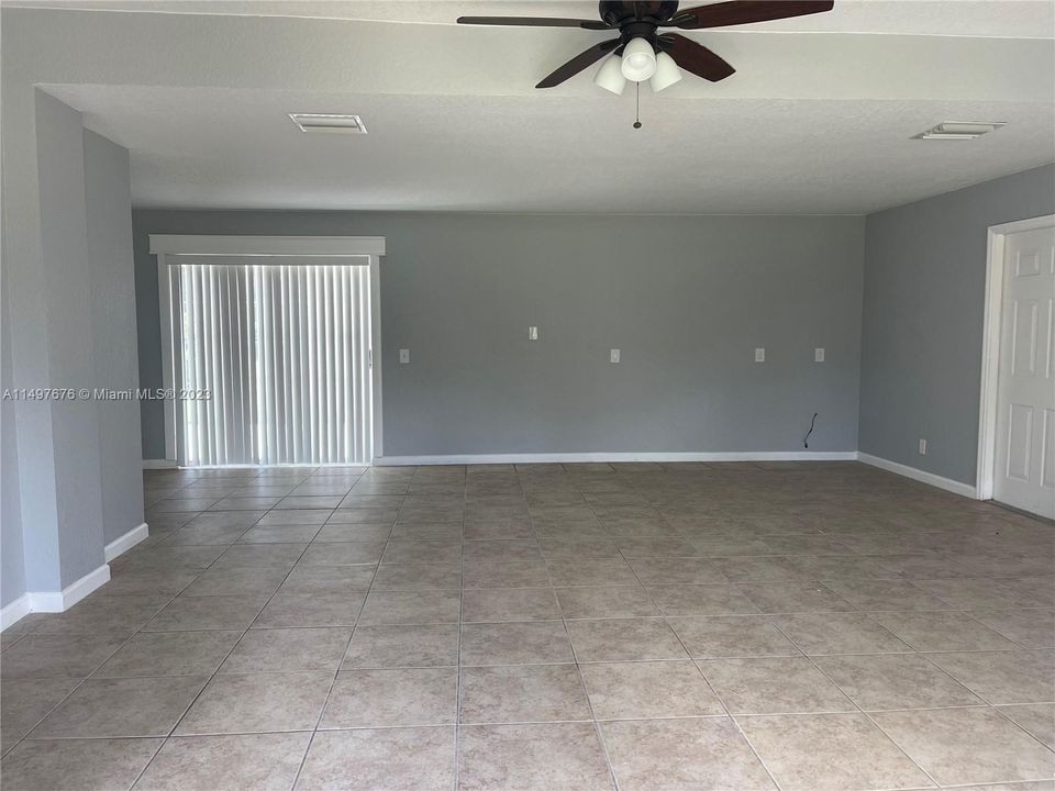 Recently Sold: $650,000 (4 beds, 2 baths, 2054 Square Feet)