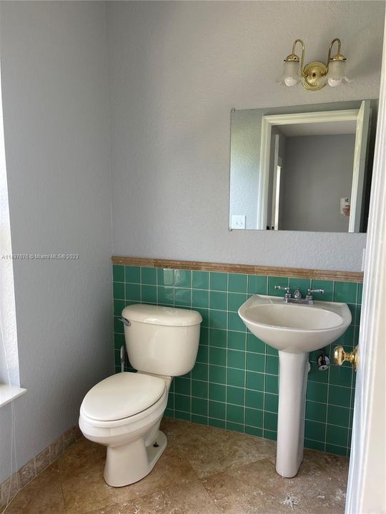 Recently Sold: $650,000 (4 beds, 2 baths, 2054 Square Feet)