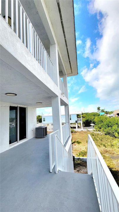 For Sale: $1,245,000 (3 beds, 2 baths, 1954 Square Feet)