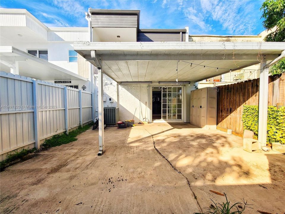 Recently Sold: $429,000 (3 beds, 2 baths, 1595 Square Feet)