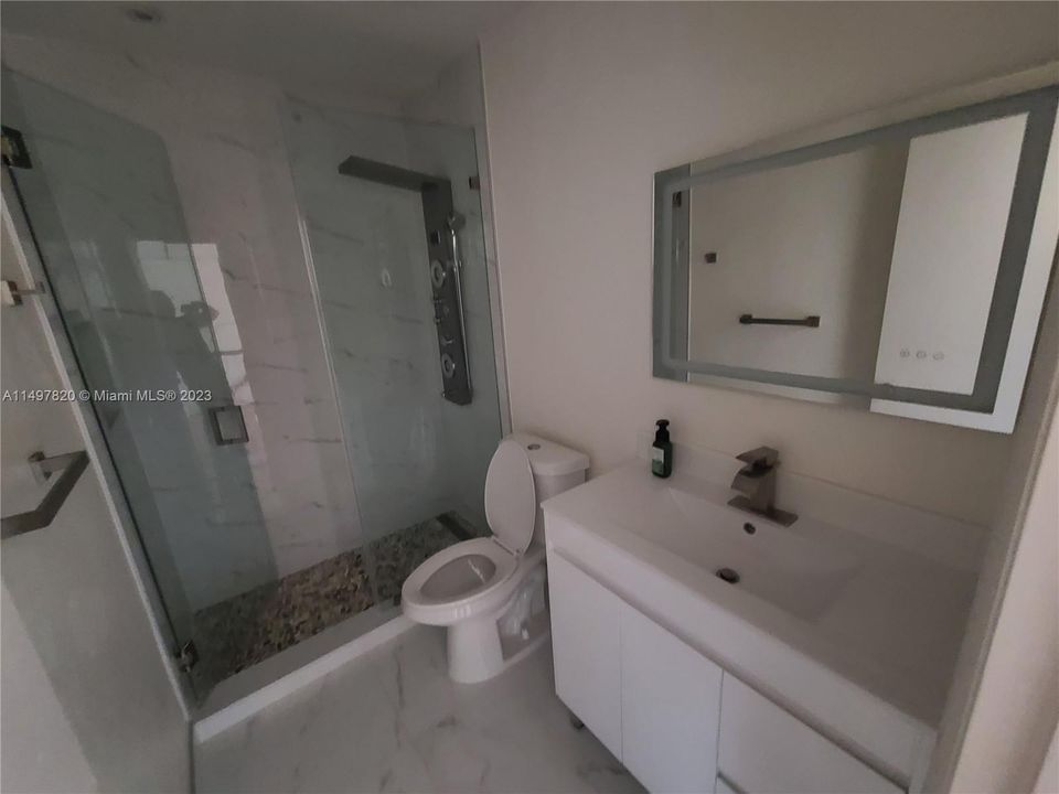 Recently Sold: $429,000 (3 beds, 2 baths, 1595 Square Feet)