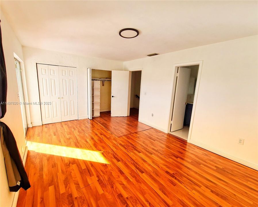 Recently Sold: $429,000 (3 beds, 2 baths, 1595 Square Feet)