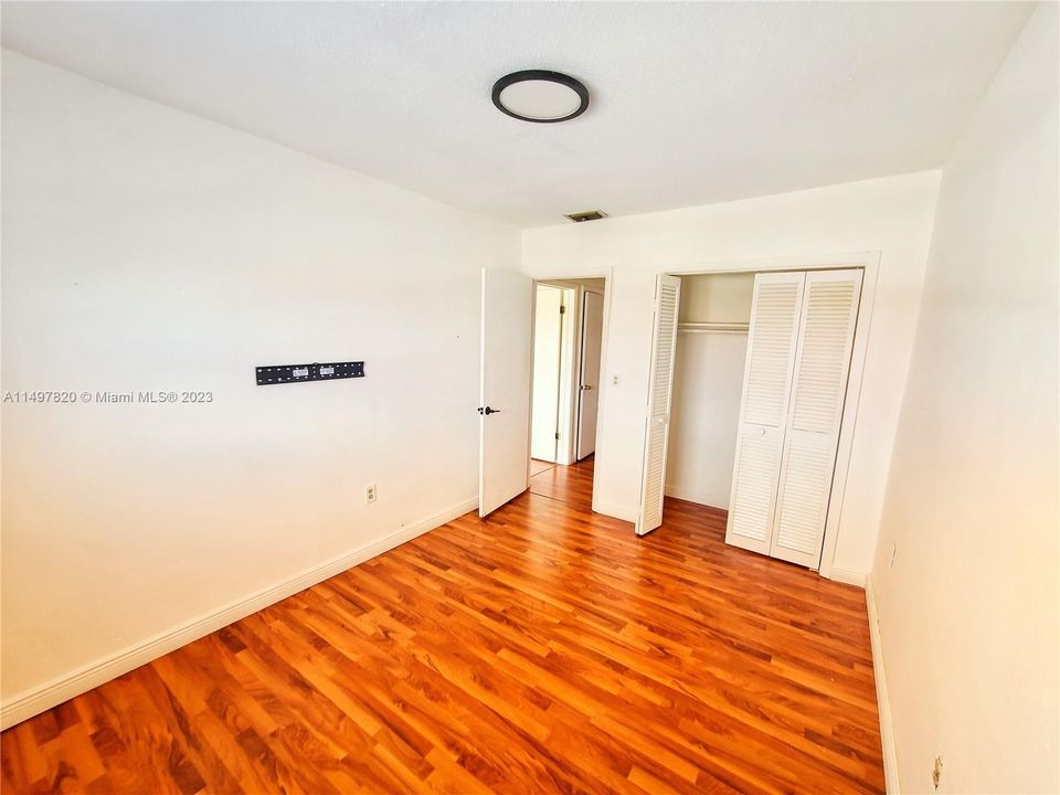 Recently Sold: $429,000 (3 beds, 2 baths, 1595 Square Feet)