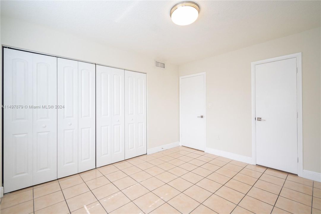 Active With Contract: $1,700 (1 beds, 1 baths, 0 Square Feet)