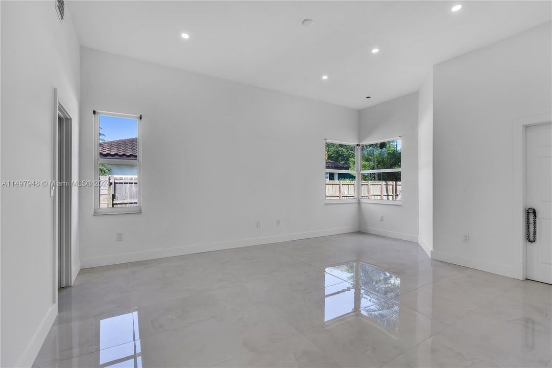 Active With Contract: $1,590,000 (4 beds, 3 baths, 2635 Square Feet)