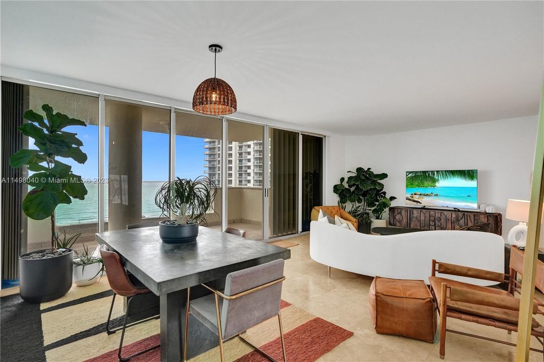 Recently Sold: $749,000 (2 beds, 2 baths, 1320 Square Feet)