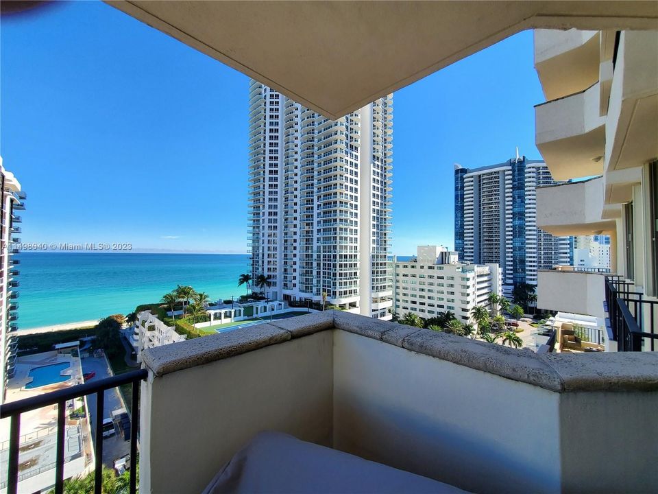 Recently Sold: $749,000 (2 beds, 2 baths, 1320 Square Feet)