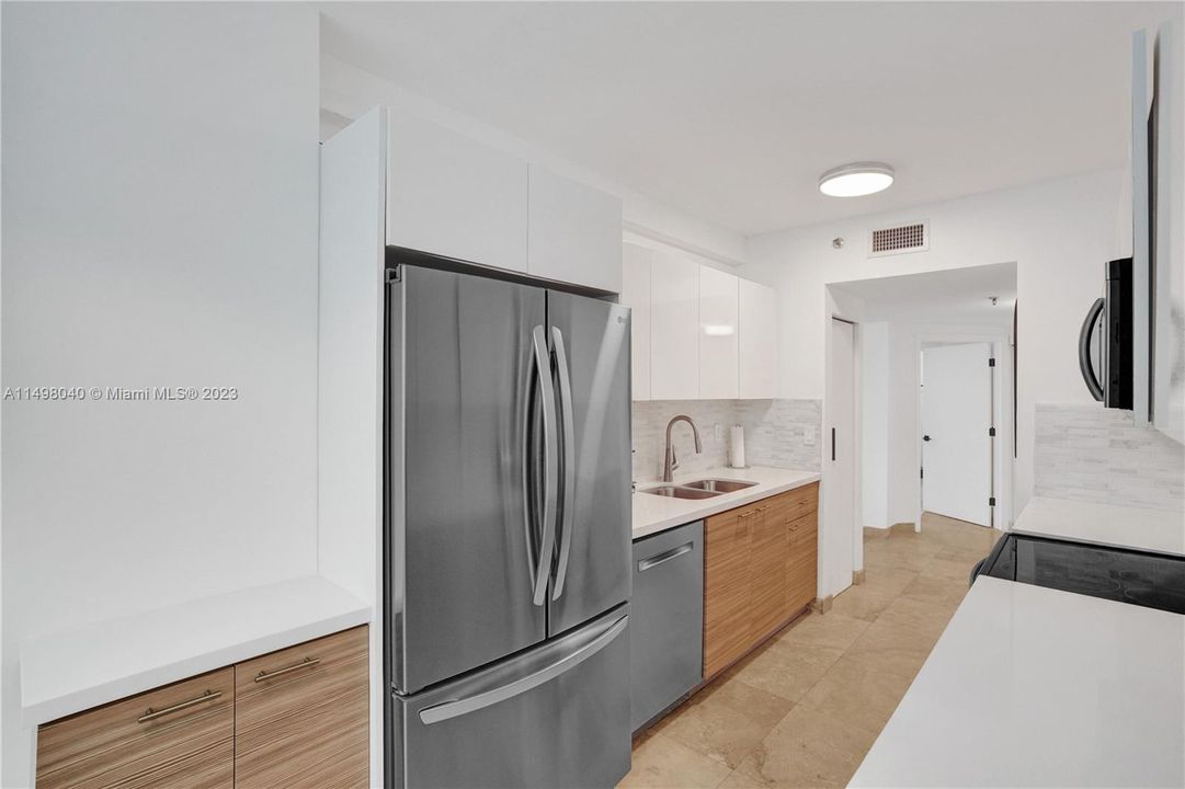 Recently Sold: $749,000 (2 beds, 2 baths, 1320 Square Feet)