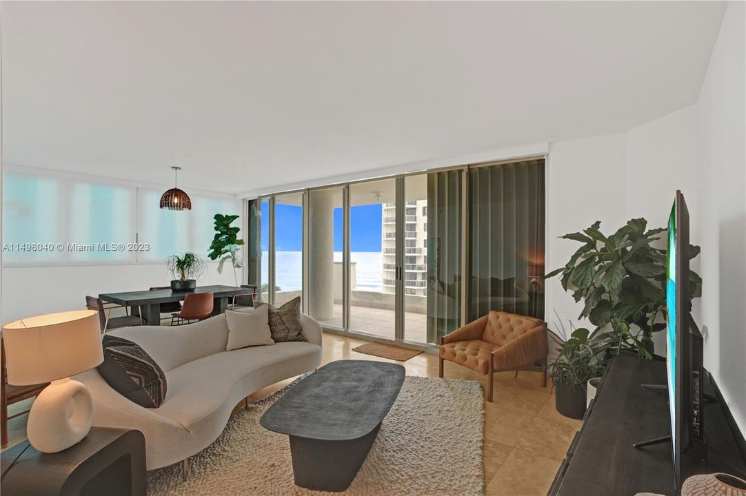 Recently Sold: $749,000 (2 beds, 2 baths, 1320 Square Feet)