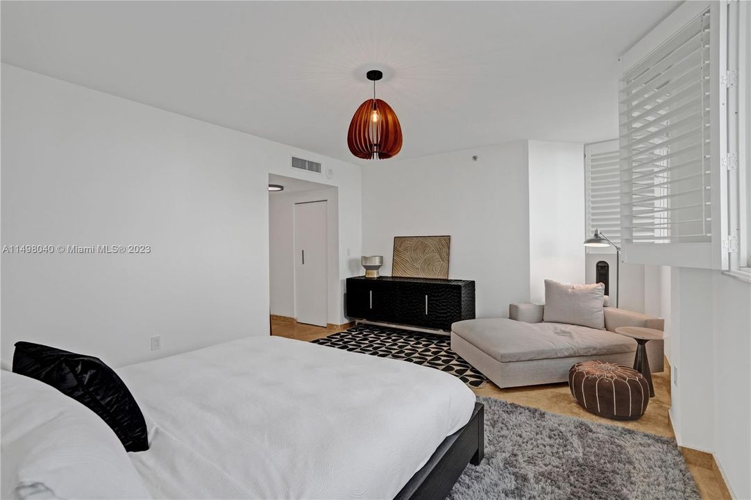 Recently Sold: $749,000 (2 beds, 2 baths, 1320 Square Feet)