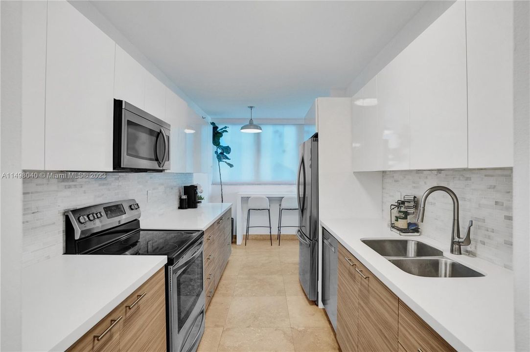 Recently Sold: $749,000 (2 beds, 2 baths, 1320 Square Feet)
