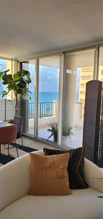 Recently Sold: $749,000 (2 beds, 2 baths, 1320 Square Feet)