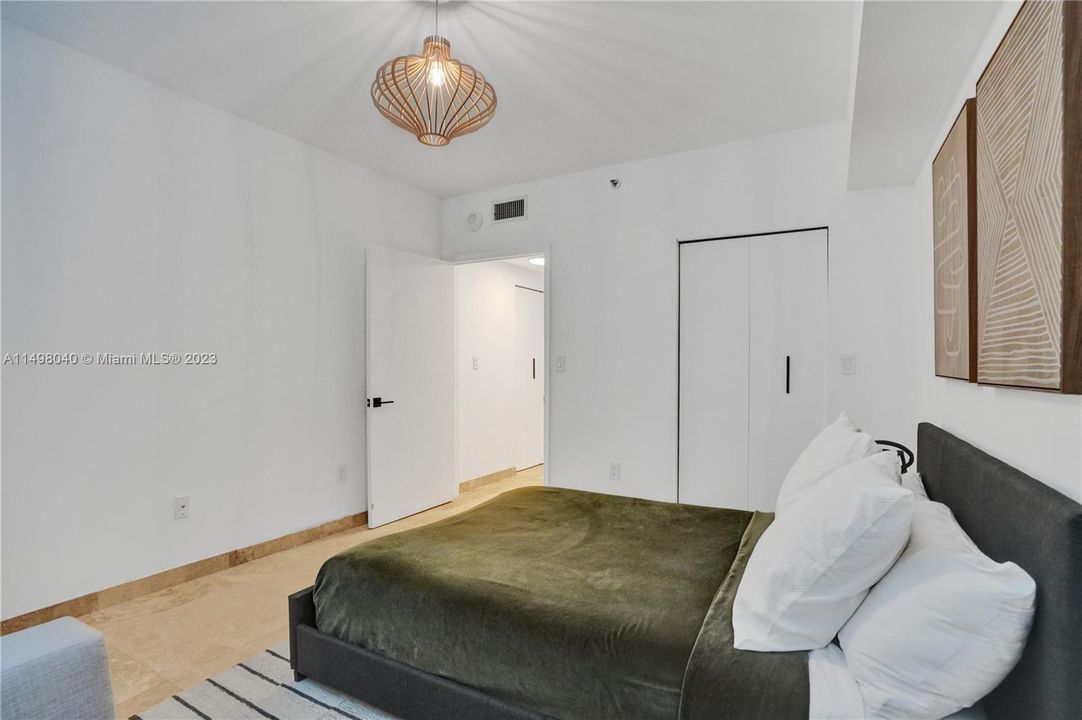 Recently Sold: $749,000 (2 beds, 2 baths, 1320 Square Feet)