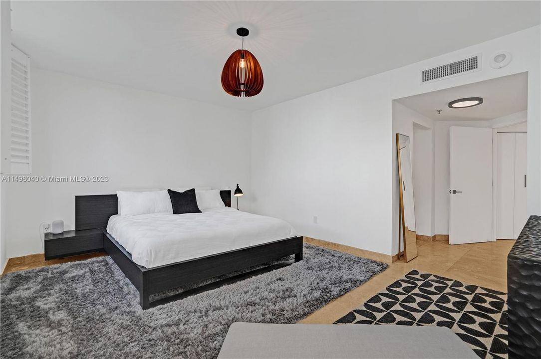 Recently Sold: $749,000 (2 beds, 2 baths, 1320 Square Feet)