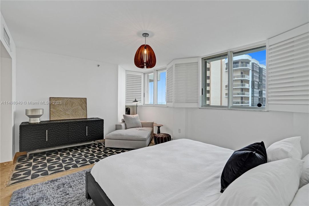 Recently Sold: $749,000 (2 beds, 2 baths, 1320 Square Feet)