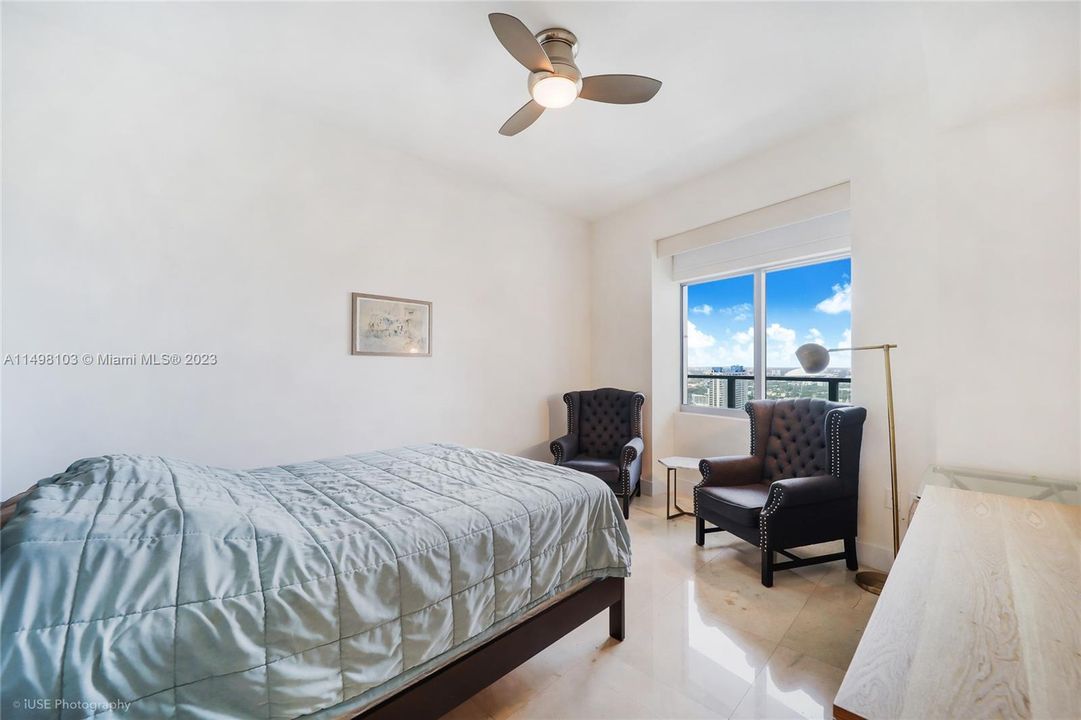 For Sale: $975,000 (2 beds, 2 baths, 1498 Square Feet)