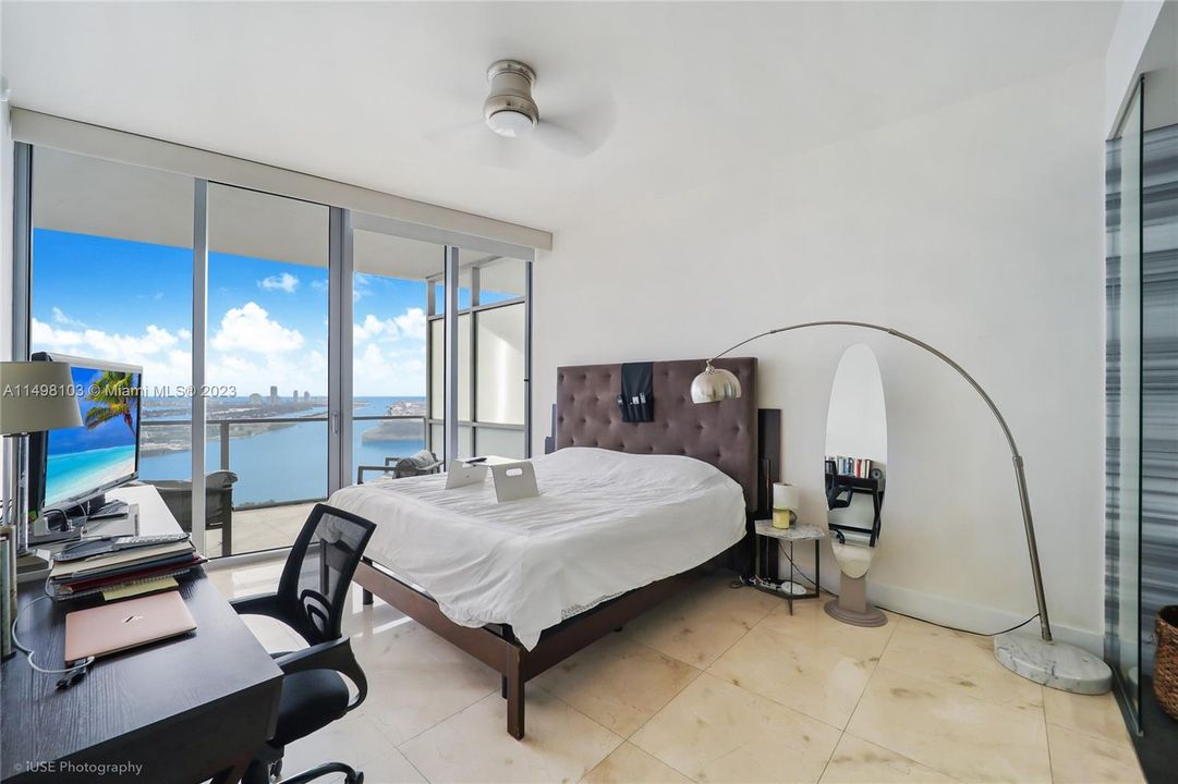 For Sale: $995,000 (2 beds, 2 baths, 1498 Square Feet)