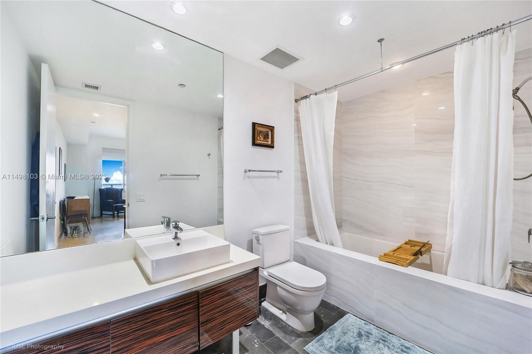 待售: $975,000 (2 贝兹, 2 浴室, 1498 平方英尺)