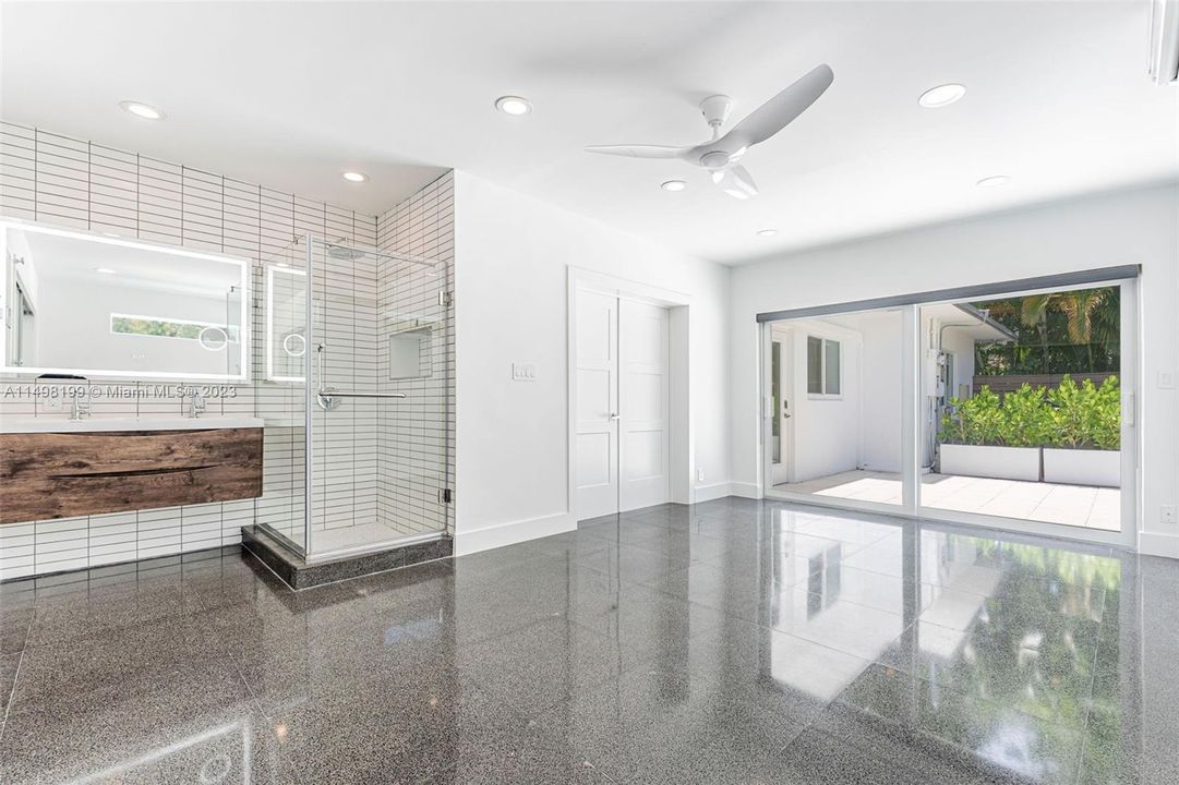 Recently Sold: $875,000 (3 beds, 2 baths, 1729 Square Feet)