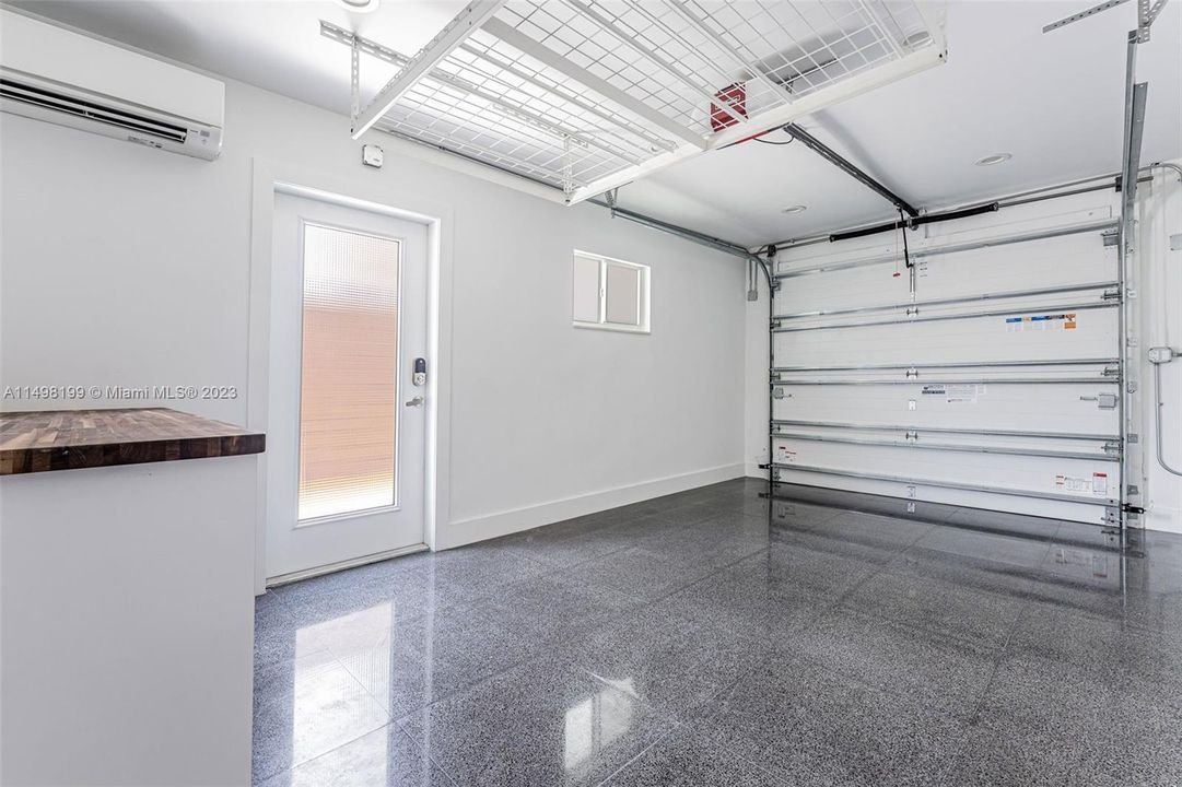 Recently Sold: $875,000 (3 beds, 2 baths, 1729 Square Feet)