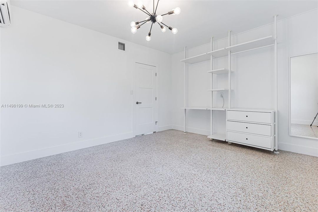 Recently Sold: $875,000 (3 beds, 2 baths, 1729 Square Feet)