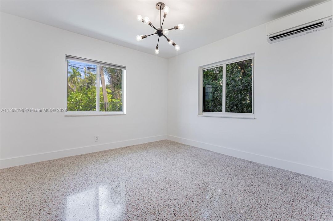 Recently Sold: $875,000 (3 beds, 2 baths, 1729 Square Feet)