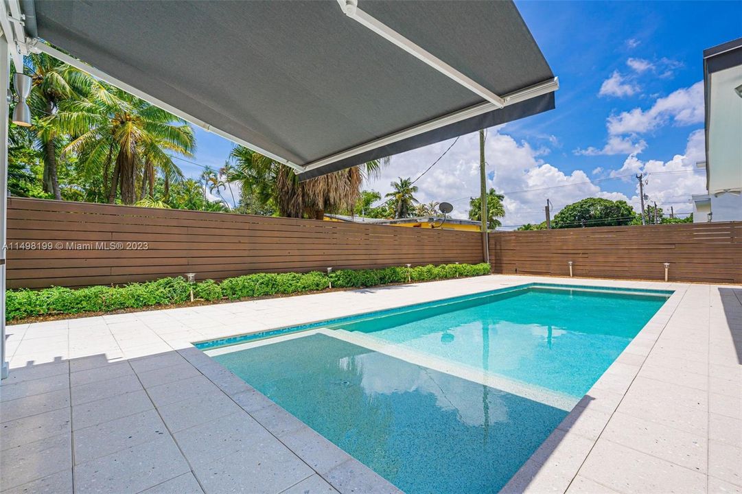 Recently Sold: $875,000 (3 beds, 2 baths, 1729 Square Feet)