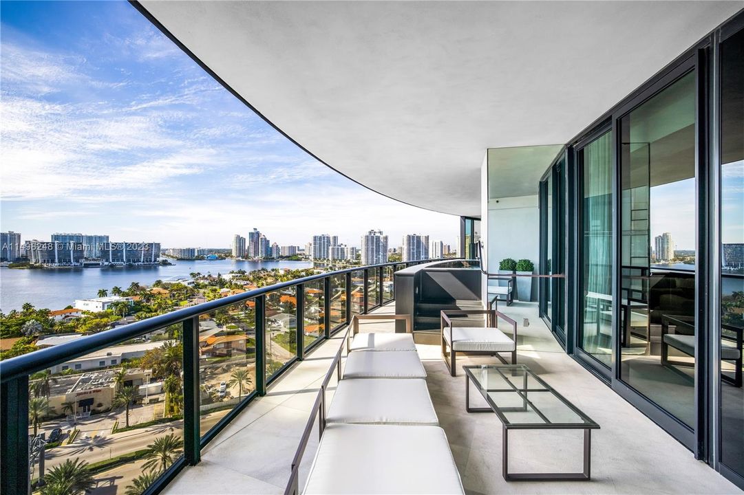 For Sale: $4,800,000 (4 beds, 4 baths, 3555 Square Feet)