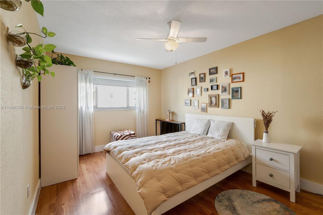 For Sale: $365,000 (1 beds, 1 baths, 709 Square Feet)