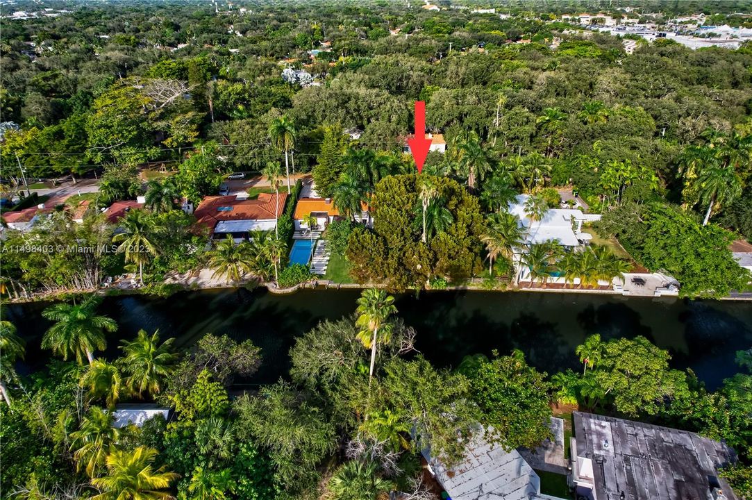 Recently Sold: $1,100,000 (3 beds, 2 baths, 1122 Square Feet)