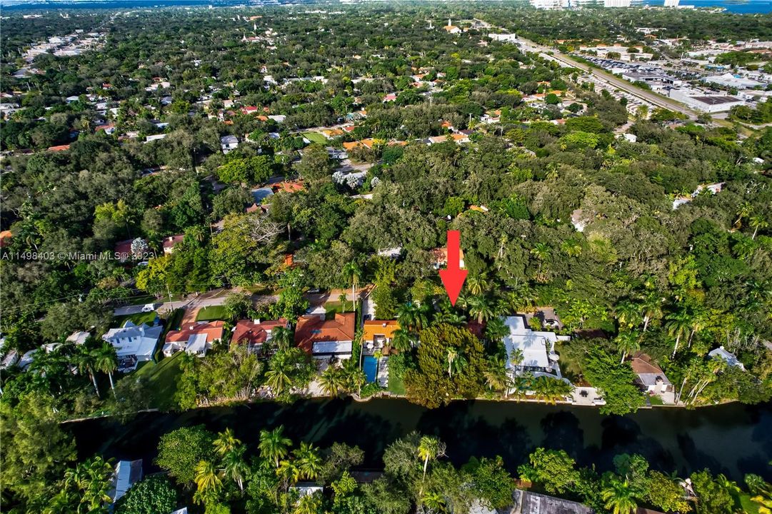 Recently Sold: $1,100,000 (3 beds, 2 baths, 1122 Square Feet)