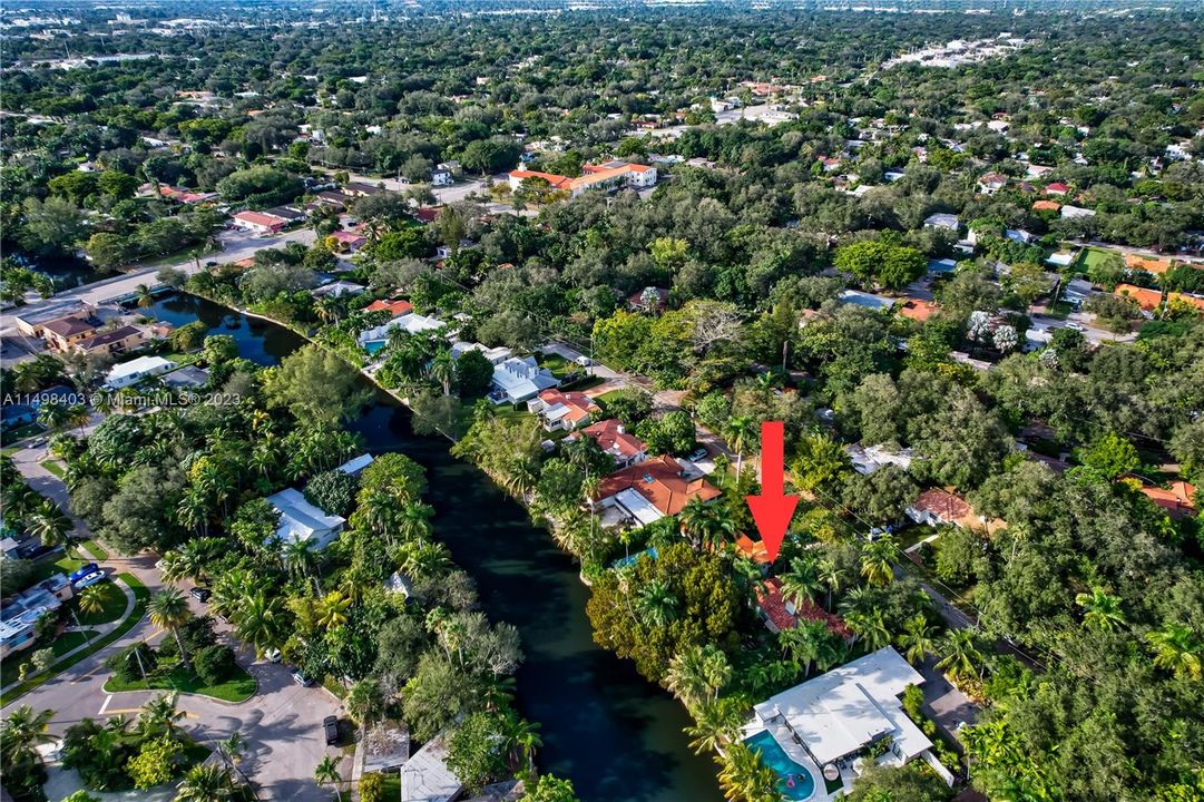 Recently Sold: $1,100,000 (3 beds, 2 baths, 1122 Square Feet)