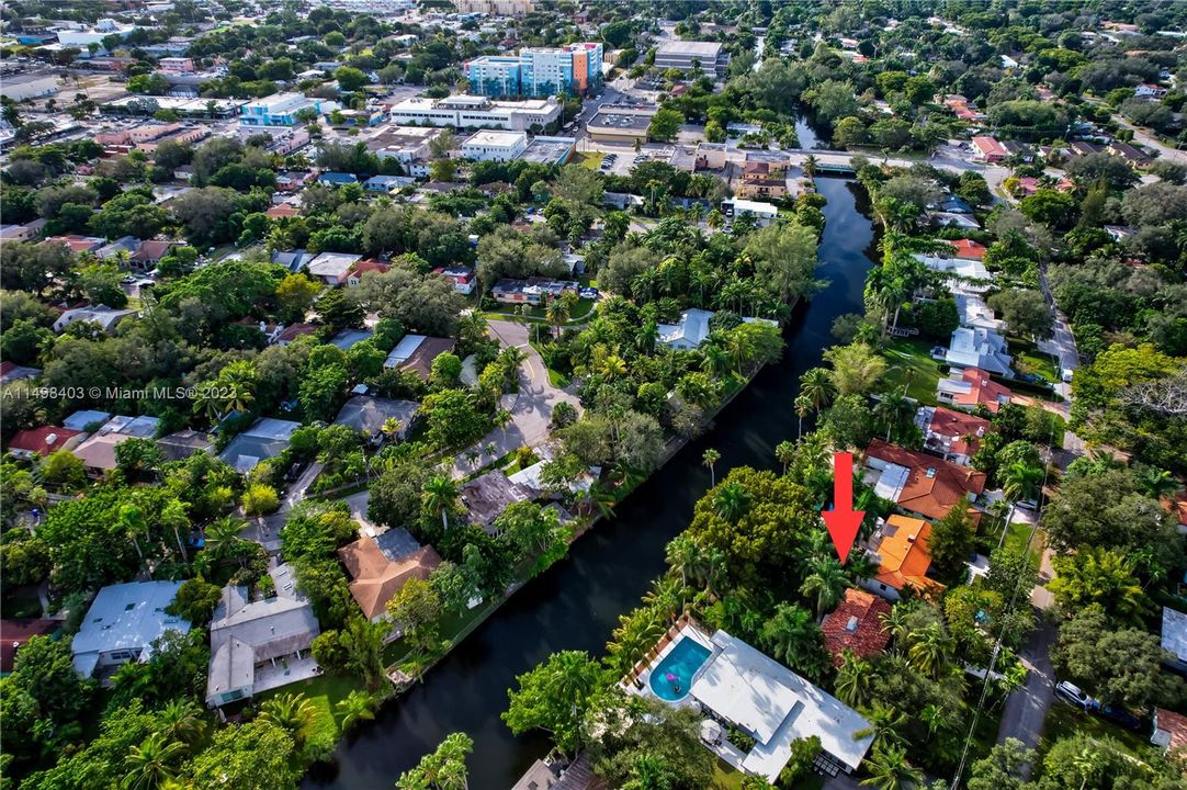 Recently Sold: $1,100,000 (3 beds, 2 baths, 1122 Square Feet)