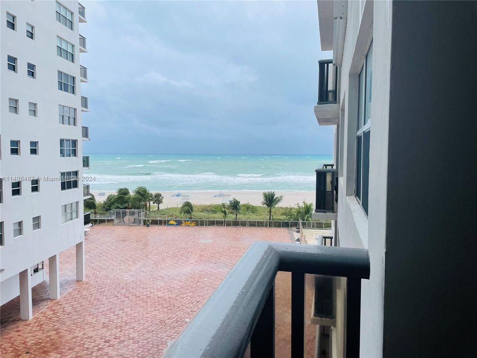 Recently Sold: $400,000 (2 beds, 2 baths, 1065 Square Feet)