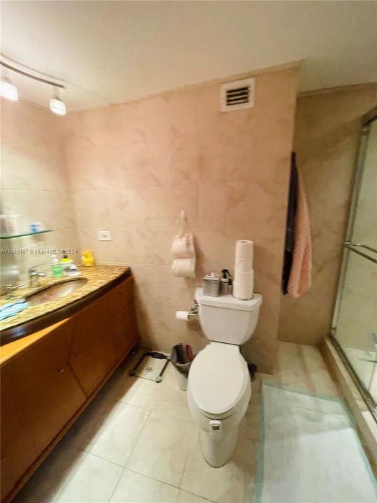 Recently Sold: $400,000 (2 beds, 2 baths, 1065 Square Feet)