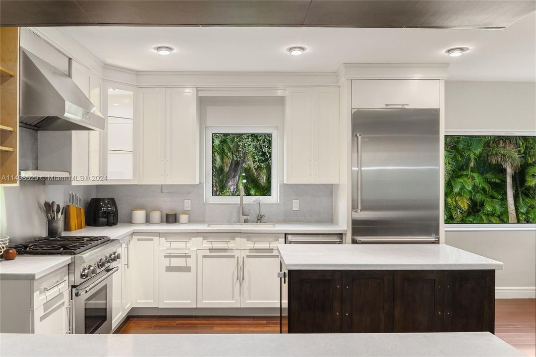 Recently Sold: $2,299,999 (3 beds, 3 baths, 2388 Square Feet)