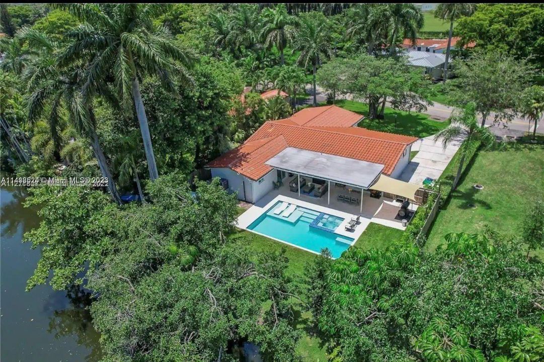 Недавно арендовано: $8,800 (4 спален, 2 ванн, 2400 Квадратных фут)