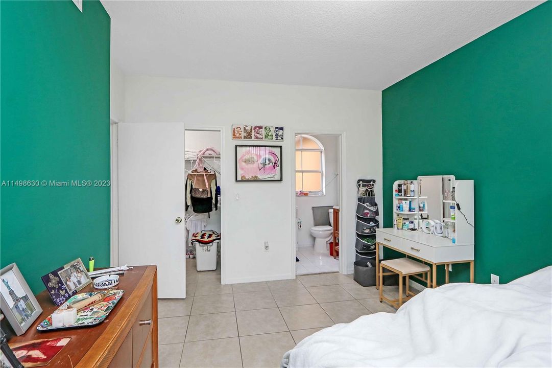 Recently Rented: $2,895 (3 beds, 3 baths, 1351 Square Feet)