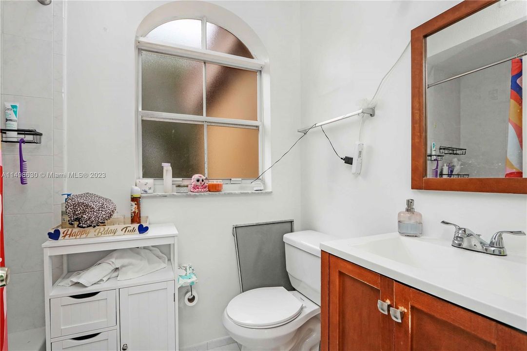 Recently Rented: $2,895 (3 beds, 3 baths, 1351 Square Feet)