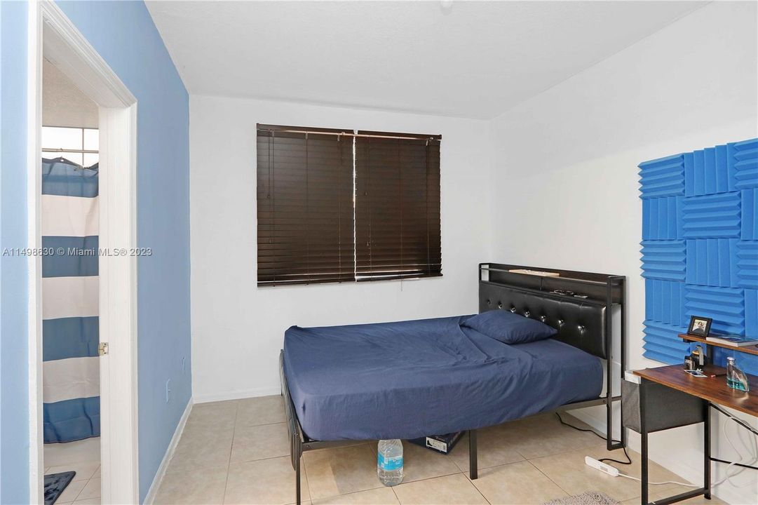 Recently Rented: $2,895 (3 beds, 3 baths, 1351 Square Feet)