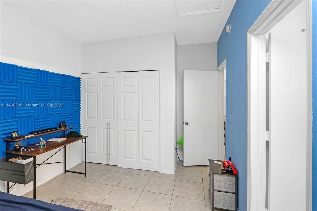 Recently Rented: $2,895 (3 beds, 3 baths, 1351 Square Feet)