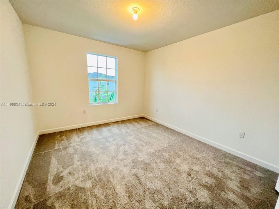 最近租的: $3,100 (3 贝兹, 2 浴室, 1690 平方英尺)