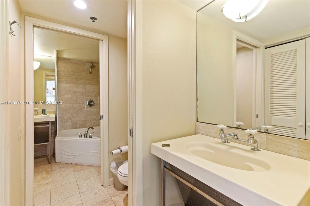 Recently Sold: $275,000 (1 beds, 1 baths, 400 Square Feet)