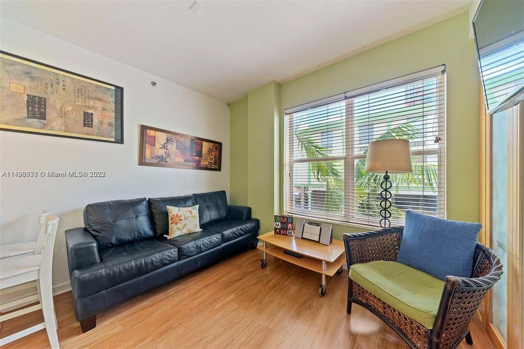 Recently Sold: $275,000 (1 beds, 1 baths, 400 Square Feet)