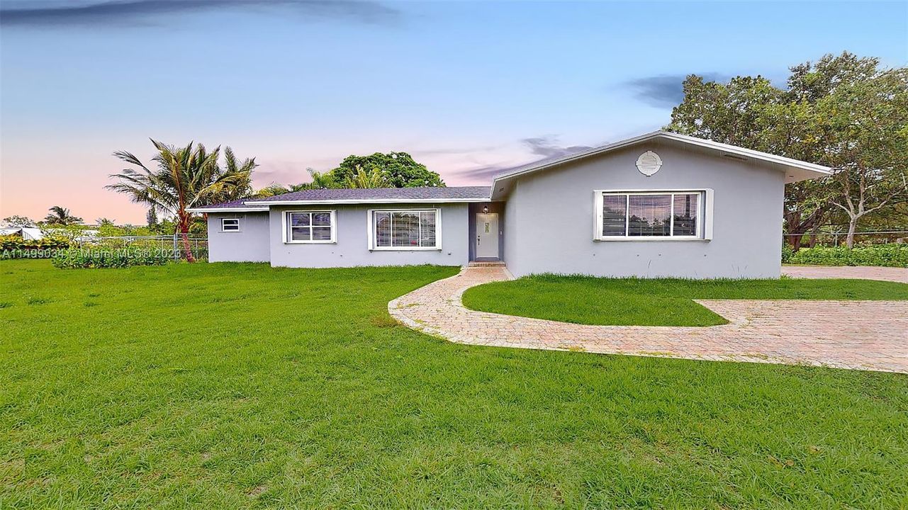 Недавно арендовано: $4,500 (4 спален, 2 ванн, 3657 Квадратных фут)