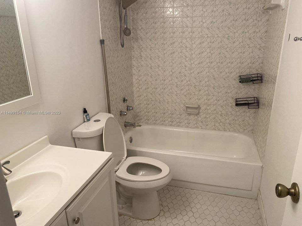 Recently Rented: $1,850 (1 beds, 1 baths, 875 Square Feet)